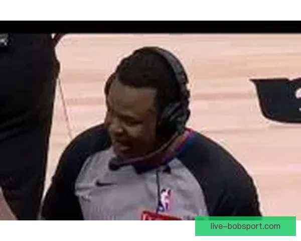 火药味浓烈勇士掘金球员冲突升级佩顿纳吉梅尔顿三人同时吃T